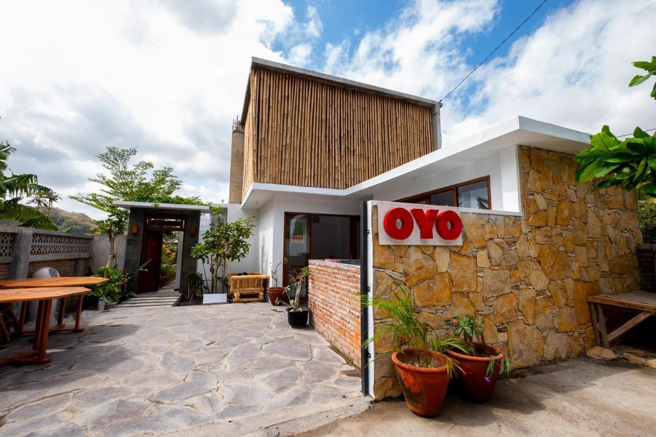 Oyo 1493 Surya Villa Selong Belanak Exteriér fotografie