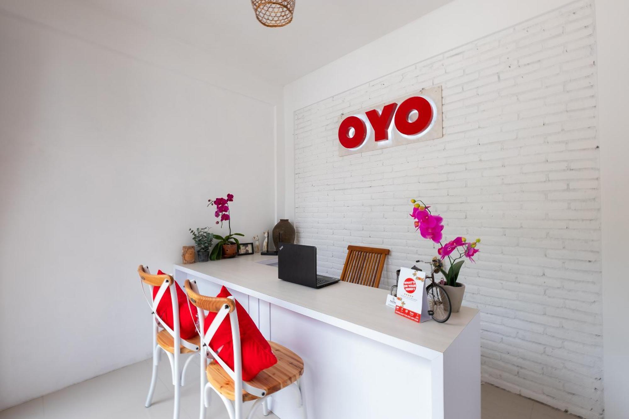 Oyo 1493 Surya Villa Selong Belanak Exteriér fotografie