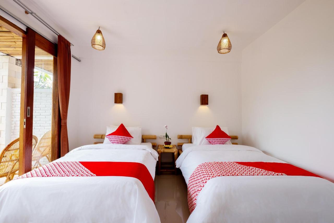 Oyo 1493 Surya Villa Selong Belanak Exteriér fotografie