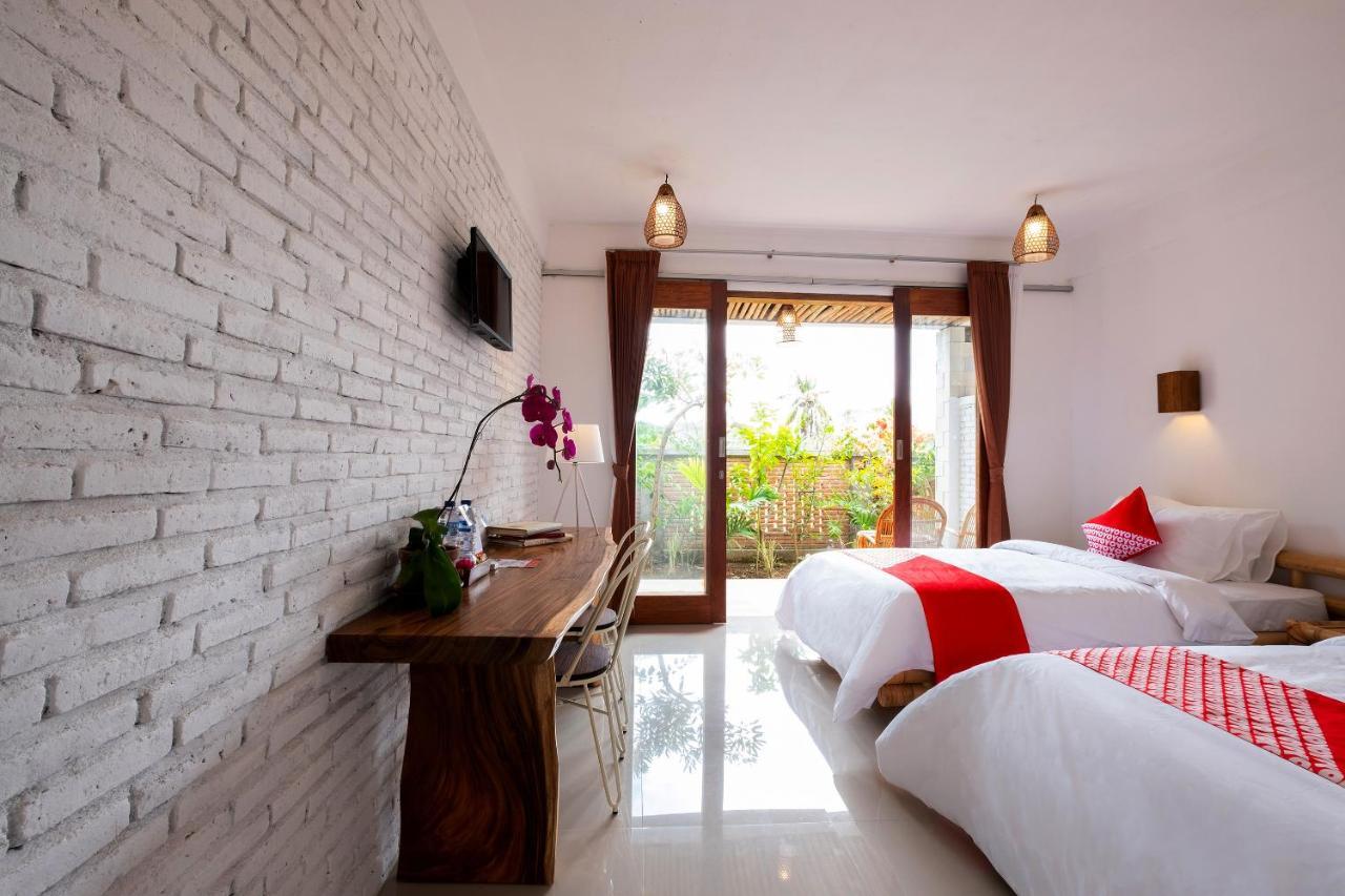 Oyo 1493 Surya Villa Selong Belanak Exteriér fotografie
