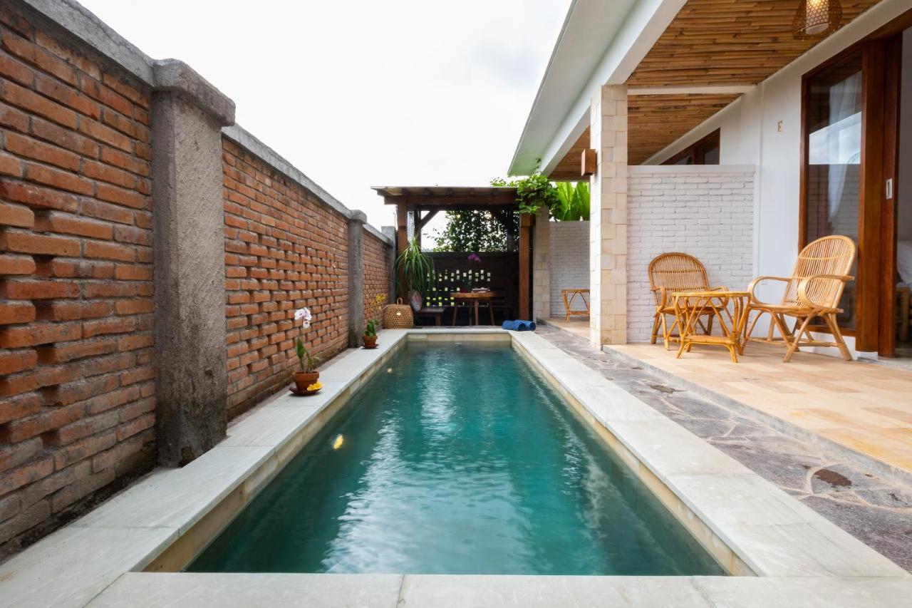 Oyo 1493 Surya Villa Selong Belanak Exteriér fotografie