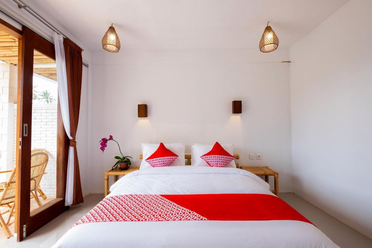 Oyo 1493 Surya Villa Selong Belanak Exteriér fotografie
