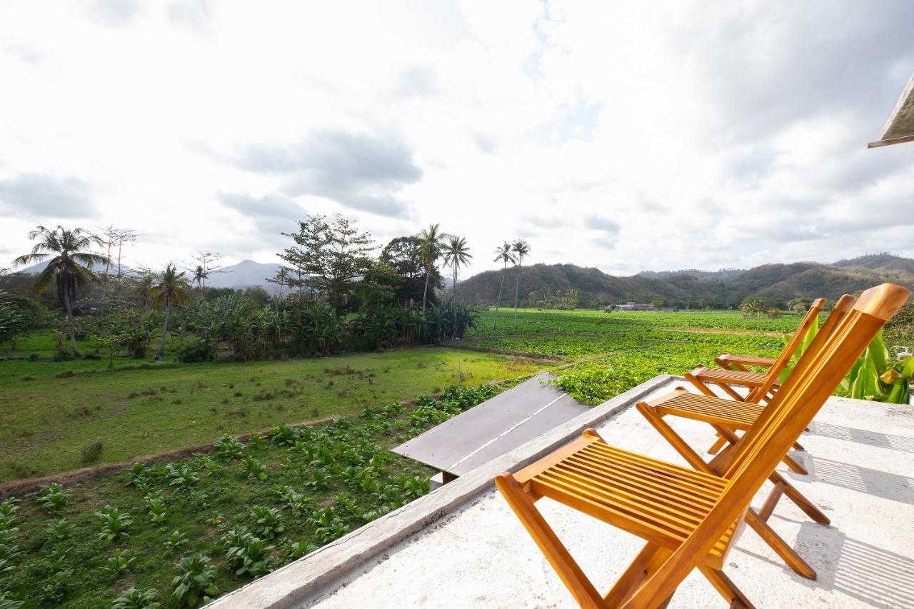 Oyo 1493 Surya Villa Selong Belanak Exteriér fotografie