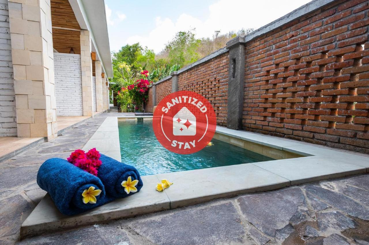 Oyo 1493 Surya Villa Selong Belanak Exteriér fotografie